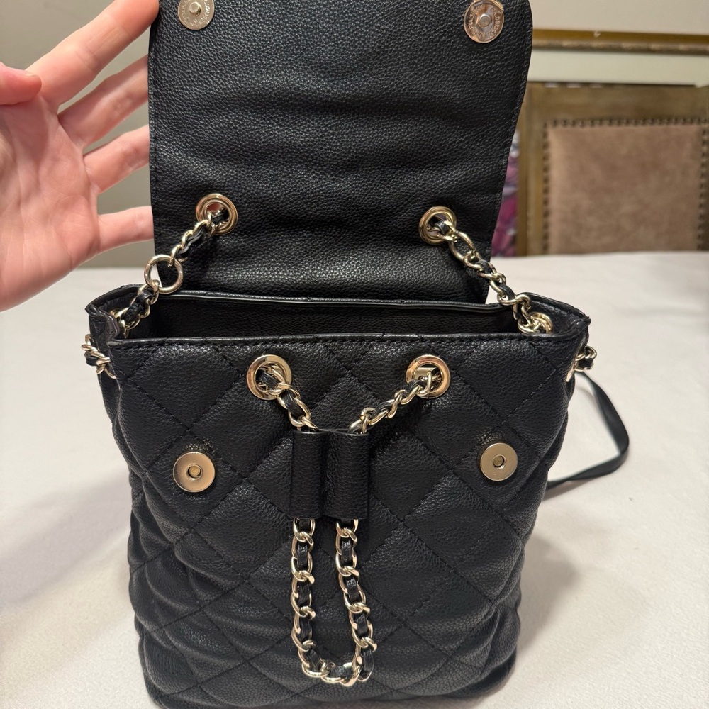 Hard 2 Find Black Leather Gillian Flap Guess Quilted Backpack Urban Spirit GG - Picture 2 of 16